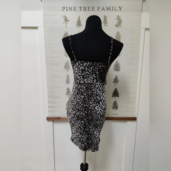 Guess Mini Dess - Small - Picture 3 of 8